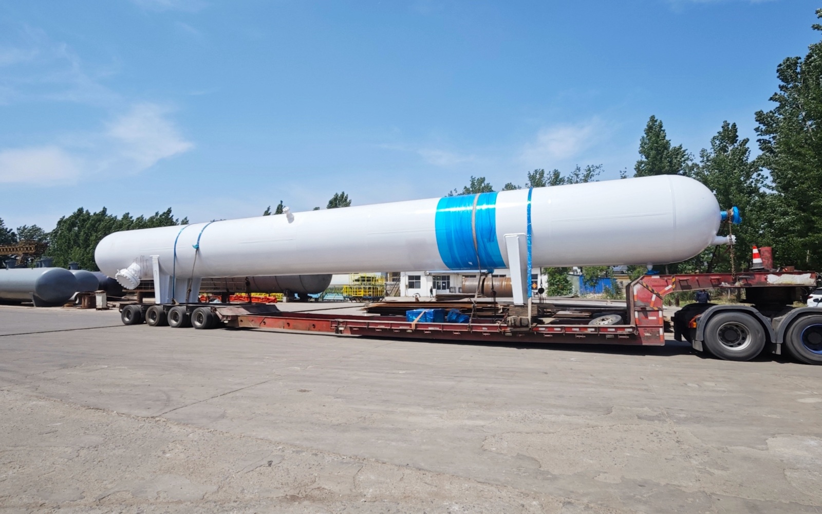 儲罐容器_壓力容器_低溫儲罐_菏澤花王壓力容器